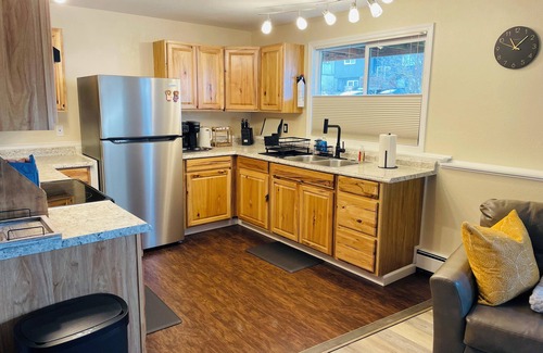 Northeast Anchorage Condo | Your Alaskan Getaway - 2 Bedroom 1 bath close to everything!