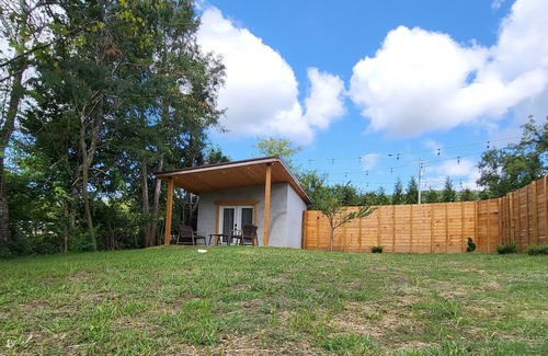 Ashley Oaks House | Your All-in-One Bungalow
