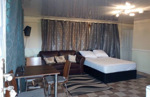 Freetown House | Your all-inclusive self-catering home from home