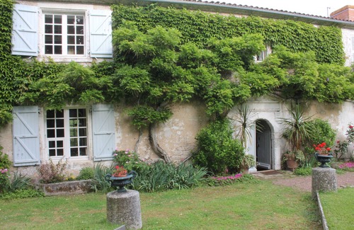 Angles House | Your apartment in the old Abbey with flowers, 2 steps from the ocean