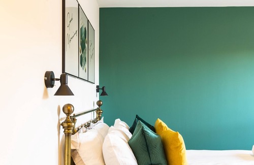 Saint Paul's Apartment | Your Apartment Wilder House #2