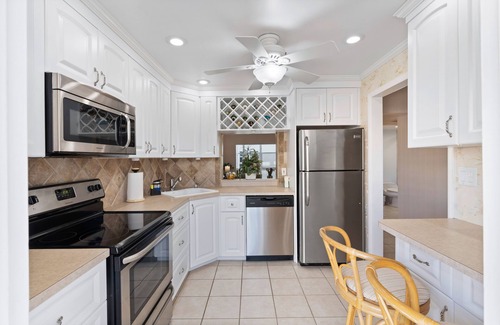 Bel Air Condo | Your Beach Escape only 5 minute walk - Close to all amenities.