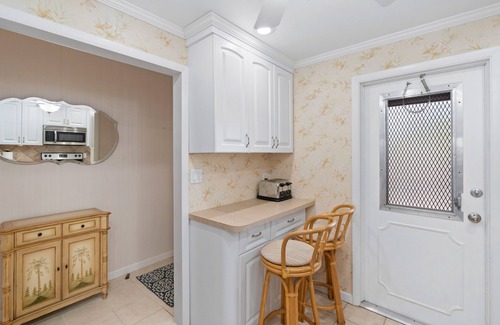 Bel Air Condo | Your Beach Escape only 5 minute walk - Close to all amenities.