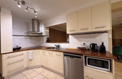 Cranebrook House | Your Beautiful Family's Oasis.