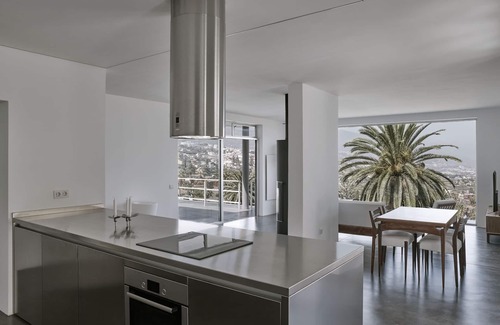 Los Gomez House | Your "Boutique" Home with views!