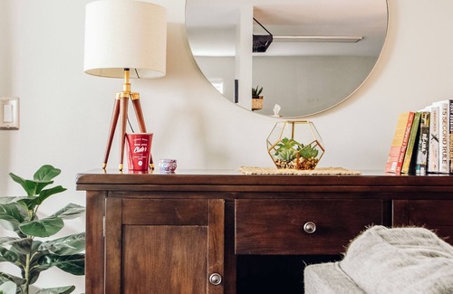 Dover House | Your Chic Hotspot Away from Home - Latinos Bienvenidos