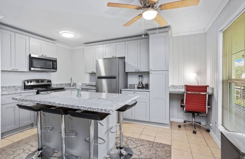 Iowa Apartment | Your Chillax Cozy Spot to Unwind n Recharge - HAR4