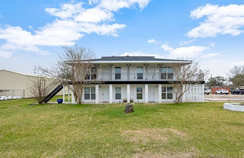 Iowa Apartment | Your Chillax Cozy Spot to Unwind n Recharge - HAR4