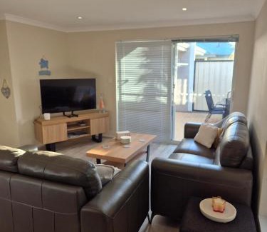 Clarkson Apartment | Your comfortable getaway home