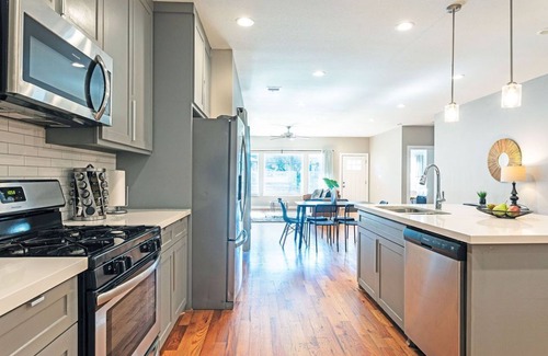 Greater East End House | 🏘️ Your Comfy Bungalows! 🏘️ Sleeps 30/12BR/8BA/16PA ⭐️⭐️⭐️⭐️⭐️