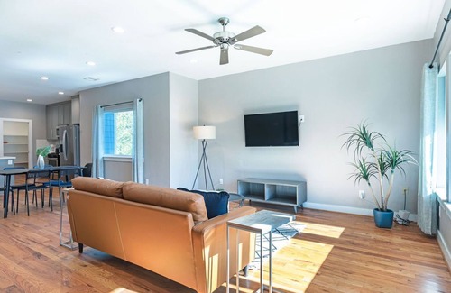 Greater East End House | 🏘️ Your Comfy Bungalows! 🏘️ Sleeps 30/12BR/8BA/16PA ⭐️⭐️⭐️⭐️⭐️