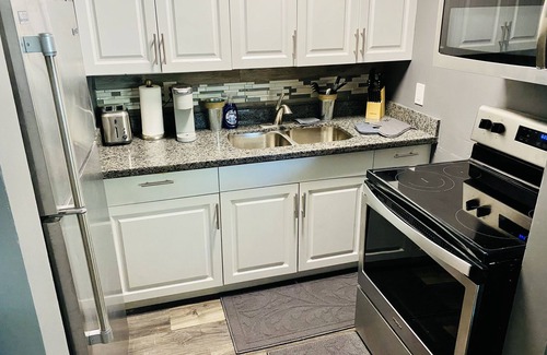 Croissant Park House | Your Cozy 1-bedroom🏡Home away from Home near FLL✈️Beaches🏝NightLife💃🕺