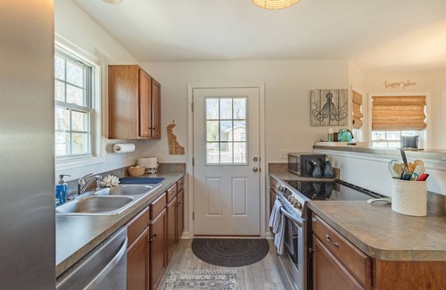 Lewes Cottage | Your cozy and quiet cottage retreat.