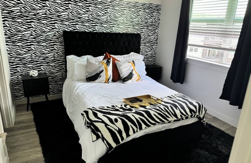 George Bush Park/Eldridge Bed & Breakfast | Your Cozy & Captivating Condo!