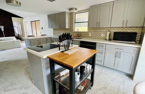 Barker House | Your Cozy Escape Awaits - Relax, Unwind, and Feel at Home