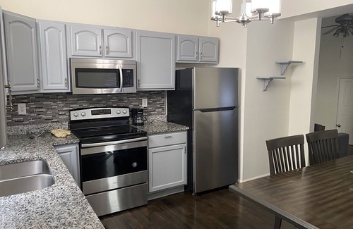 Tulane - Gravier Apartment | Your Cozy home away from home !