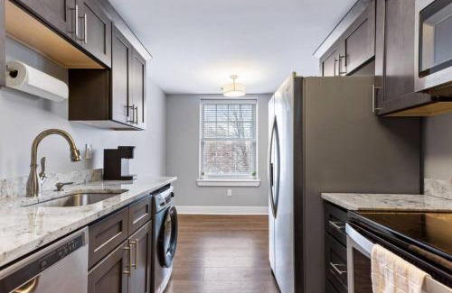 Midtown Apartment | Your Cozy One Bedroom Detriot