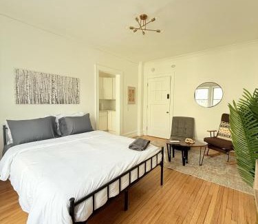 East Avenue Apartment | Your Cozy-studiohighfallstvkitchenrochestdt