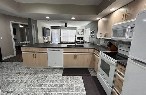 Table Rock Condo | Your Dream Condo Awaits at Meadow Brook