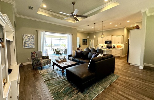 Broadmoor House | * Your Dream Florida Escape Awaits! *