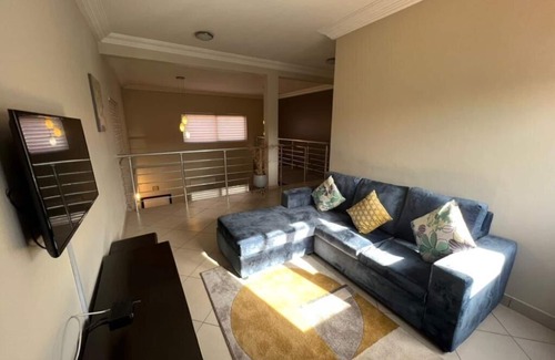 North Ridge Apartment | 🌴 Your Dream Getaway in the heart of Accra! Stay in this 3 Bedroom Property! 🏡
