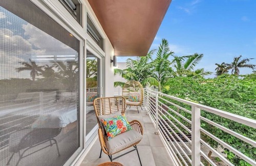 Coral Ridge House | *Your Dream Modern Home in Coral Ridge*