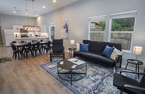 Nevada Street Cottage | Your Dream Stay 4br/2ba Near Downtown & Riverwalk