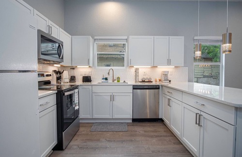 Nevada Street Cottage | Your Dream Stay 4br/2ba Near Downtown & Riverwalk