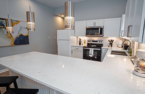Nevada Street Cottage | Your Dream Stay 4br/2ba Near Downtown & Riverwalk
