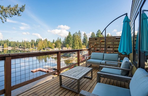 Lacey House | Your eclectic escape! Lakefront home in Lacey w/private patios and dock