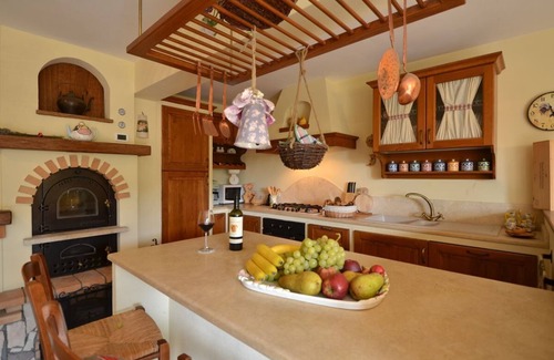 Villa A Sesta Villa | YOUR EXCLUSIVE HOLIDAY BETWEEN VINEYARDS AND CASTLES