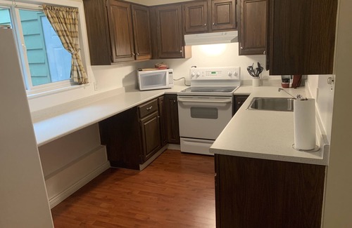 Delta House | Your Family Friendly, Home away from Home : Pets Welcome