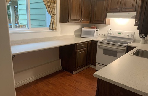Delta House | Your Family Friendly, Home away from Home : Pets Welcome