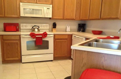 Trafalgar Village House | Your Family Vacation Starts Here!!! Beautiful Townhouse close to Disney