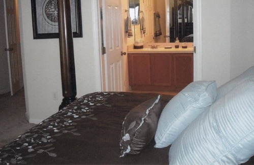 Trafalgar Village House | Your Family Vacation Starts Here!!! Beautiful Townhouse close to Disney