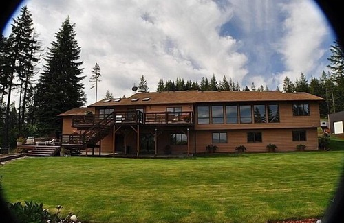 Hood River House | Your family will love staying here
