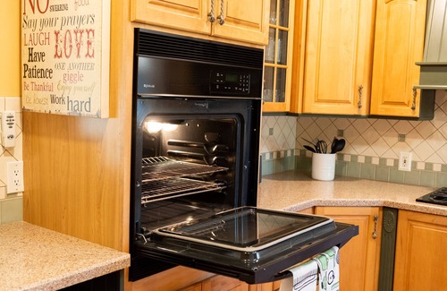 Fullerton House | Your Favourite Getaway Close to Disneyland - Sleeps 8