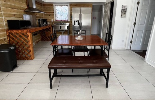 Plant City House | Your Florida Getaway! Cozy and Cute!