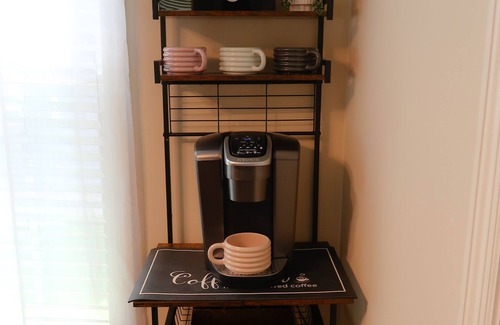 Valdosta House | Your Getaway Spot, Cozy , Charming perfect to Relax and Unwind
