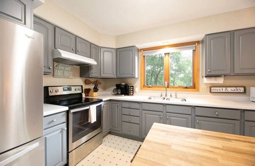 Spooner House | Your Great Escape Lake Home- Pet Friendly with Lake Access! Sleeps 10!