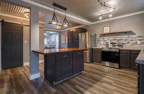 Greenfield House | Your Greenfield Getaway