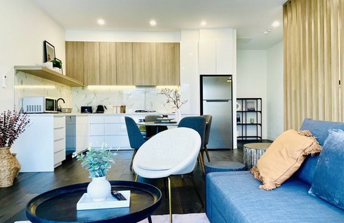 South Melbourne House | Your home away from home in South Melbourne (with garaged parking)
