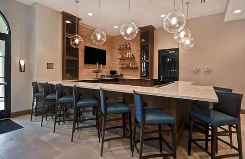Florida Central Atlantic Coast Hotel | Your Home Away From Home! Full Kitchen, Swimming Pool, Pets Allowed!