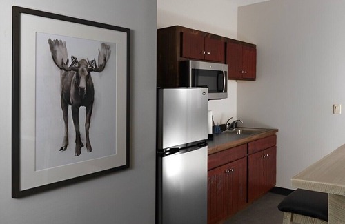 Broken Arrow Hotel | Your Home Away from Home: Genuine Hospitality in Broken Arrow! Parking