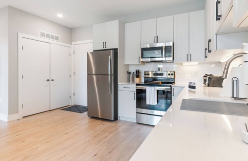 North Philadelphia Apartment | Your home away from home - Rustic 1 BR Apt