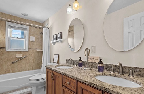 Deer Park House | Your home away from home while exploring all of what Long Island has to offer!
