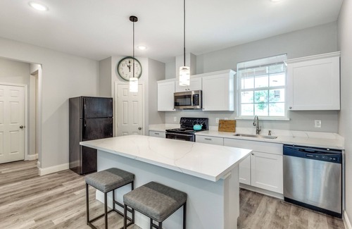 Commerce House | Your home away from home