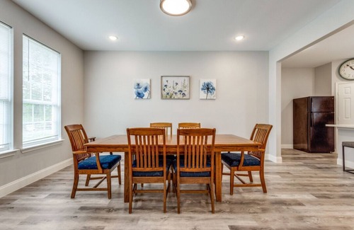 Commerce House | Your home away from home