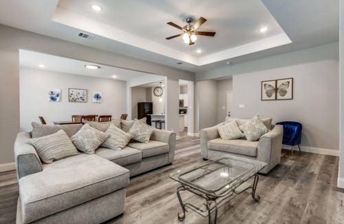 Commerce House | Your home away from home