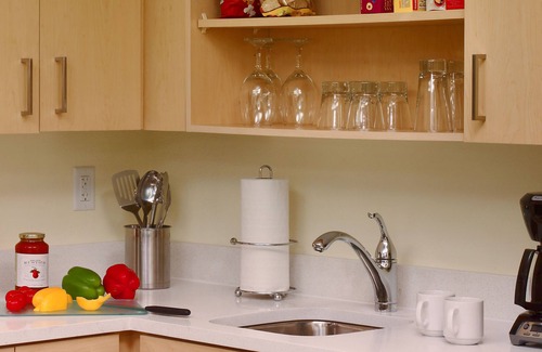 Westlake Hotel | Your Home Away From Home! Free Parking, Outdoor Pool, Pets Allowed